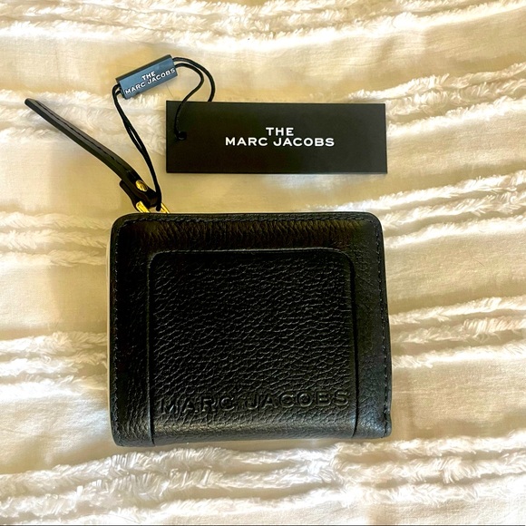 MARC JACOBS PEBBLED LEATHER TRIFOLD WALLET - Picture 3 of 12